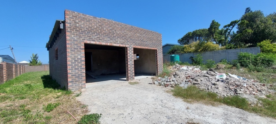 6 Bedroom Property for Sale in Sunrise On Sea Eastern Cape